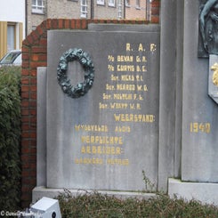 03kemzekemonumentzo16jan22.jpg