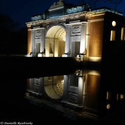 95MeninGate-1.jpg