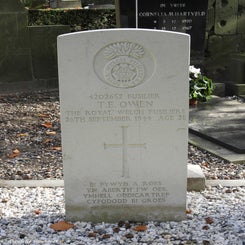 05OisterwijkStPeterRCChurchyardvrijd27okt17.jpg