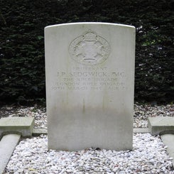 07zoelengeneralwoe5okt22.jpg