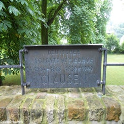 01ClausenKriegsgrbersttte22jun13.jpg