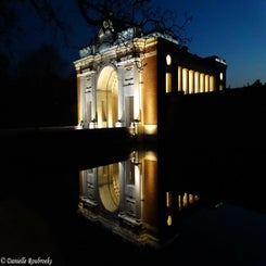 96MeninGate-1.jpg