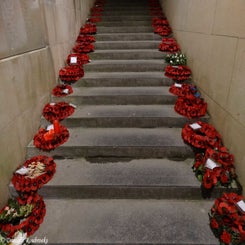 17MeninGate.jpg