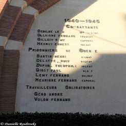 05SambrevilleMonumentdi26feb19.jpg