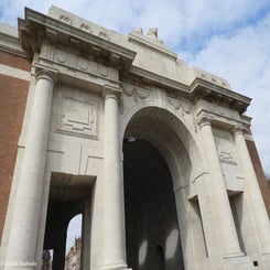 73MeninGate.jpg
