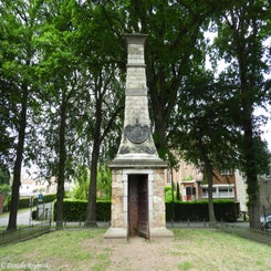 02SeneffeMonumentdo3jun21.jpg