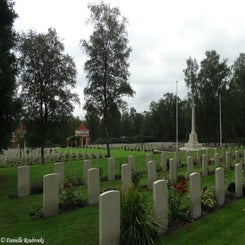 28HoltenCanadianWarCemeteryza15sep18.jpg