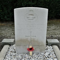 03UdenOdiliapeelRCCemeteryzo16sep18.jpg