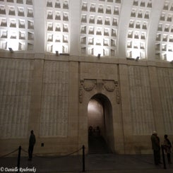 38MeninGate.jpg