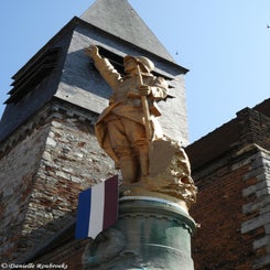 11Flines-lez-RachesMonumentma19jul21.jpg