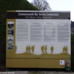 05MeninGate.jpg