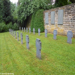 08ClausenKriegsgrbersttte22jun13.jpg