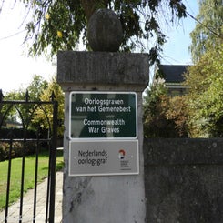 01GrevenbichtProtChurchyardma17sep18.jpg