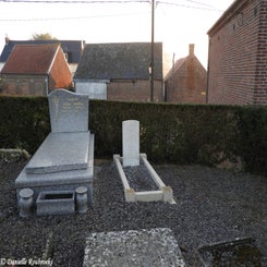 02RobersartChurchyard.jpg