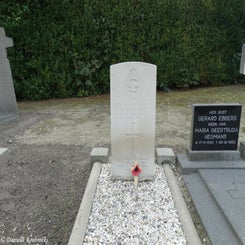 08UdenOdiliapeelRCCemeteryzo16sep18.jpg