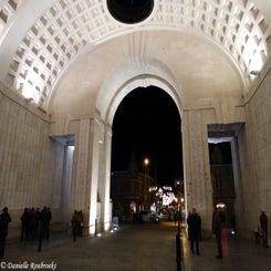 37MeninGate.jpg
