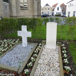04DenBommelGeneralCemeteryzo5nov17.jpg