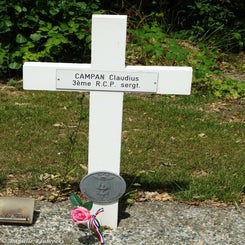 06KapelleFrenchWarCemdo22jun17.jpg