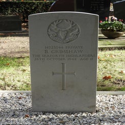 11OisterwijkStPeterRCChurchyardvrijd27okt17.jpg