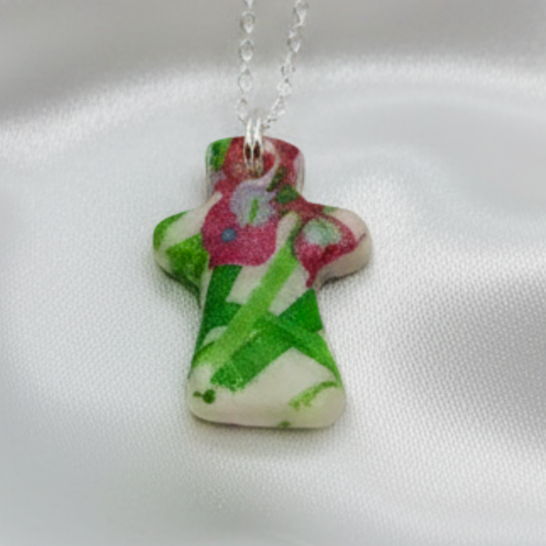 Purple and Flora Clay Cross Nesklace