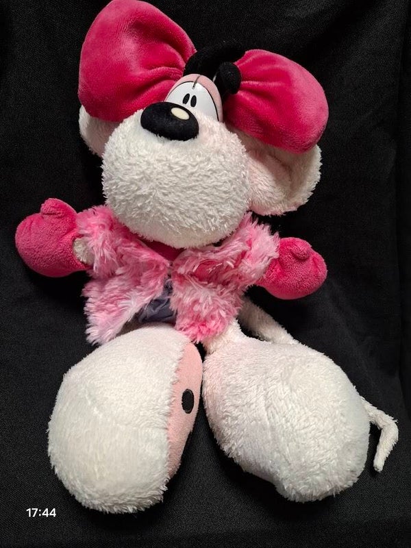 Diddlina mit rosa Top