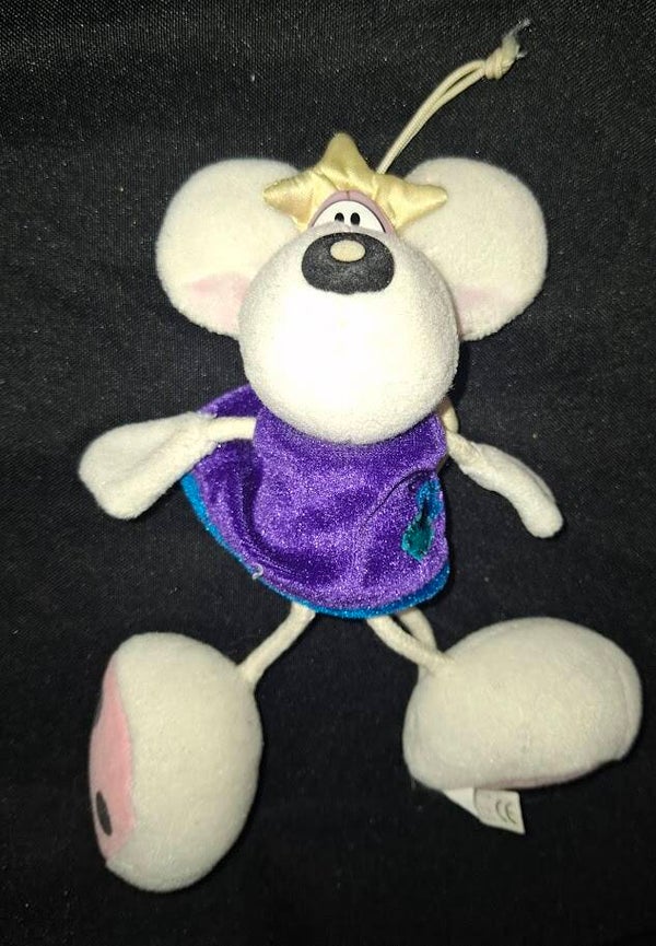 Diddlina mit violetten Kleid