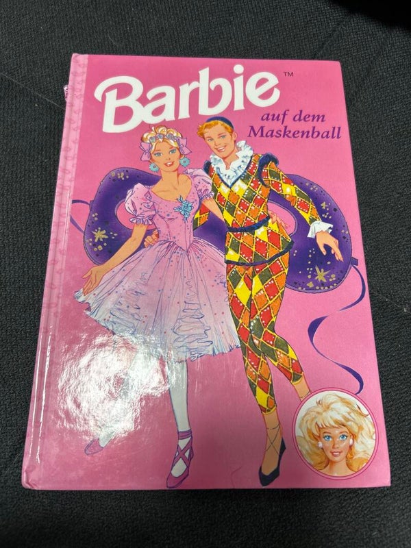 Barbie am Maskenball