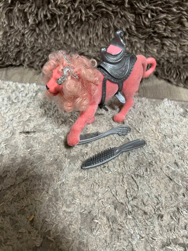 Clawdeen Catras Reittier