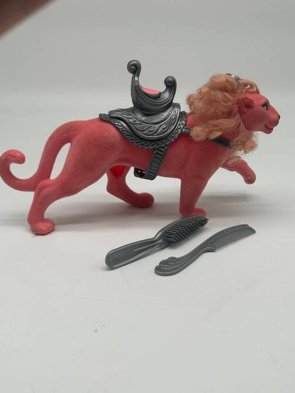 Clawdeen