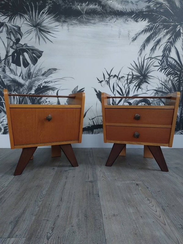 VERKOCHT | Set van twee vintage nachtkastjes