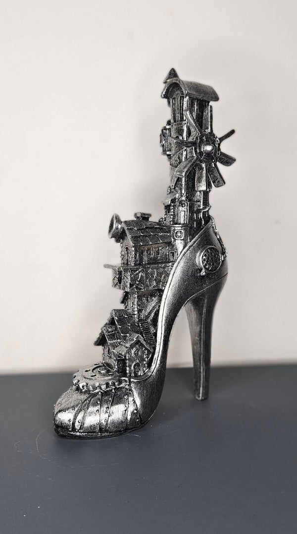 Beeldje, Steampunk "Higheel" H.24.5cm