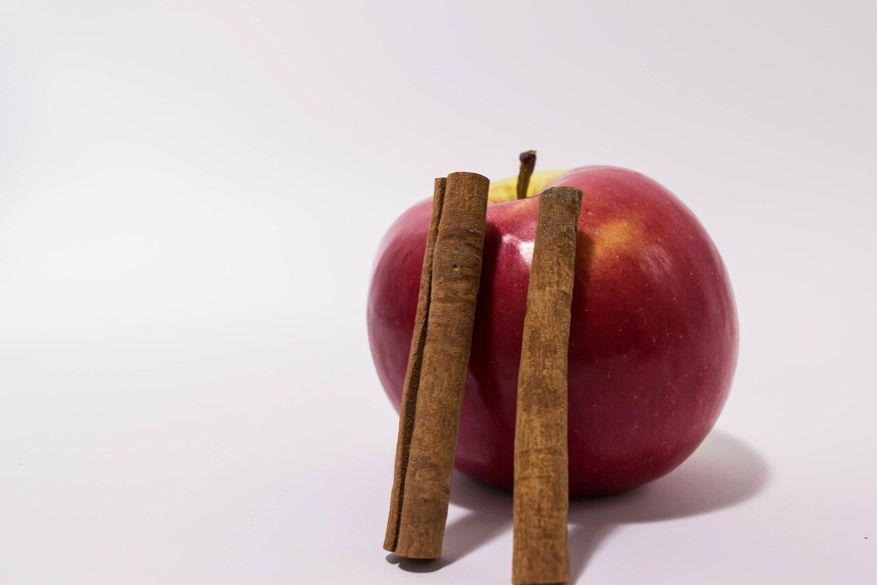 Eerste hapje Appel & Kaneel