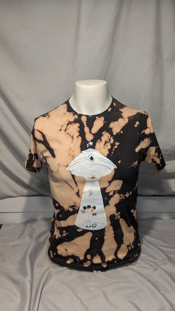 "Alien Abduction 2" T-shirt White Design Tie Dye Small