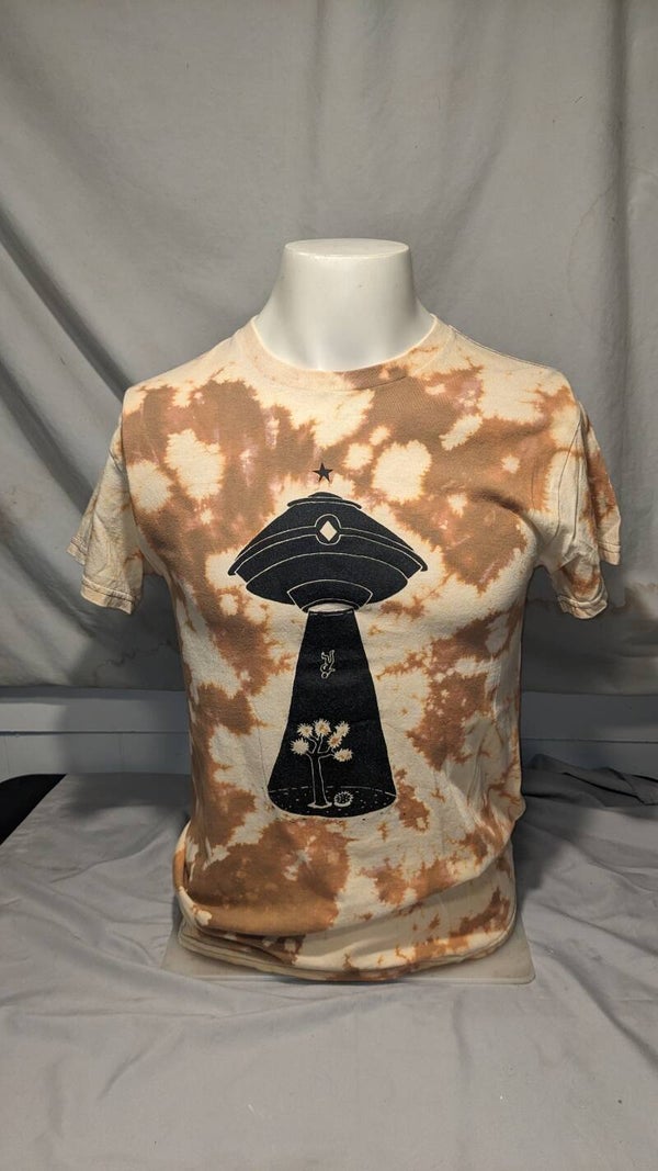 "Alien Abduction 2" T-shirt Black Design Tie Dye Small
