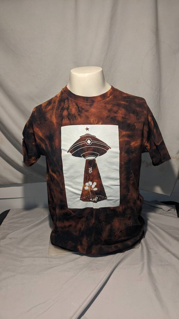 Original "Alien Abduction" T-shirt White Design Tie Dye Medium