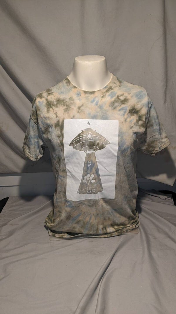Original "Alien Abduction" T-shirt White Design Tie Dye Medium