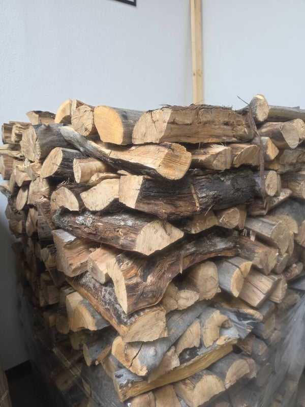 White Oak Firewood - 1/8 Cord (16 Cubic ft.)