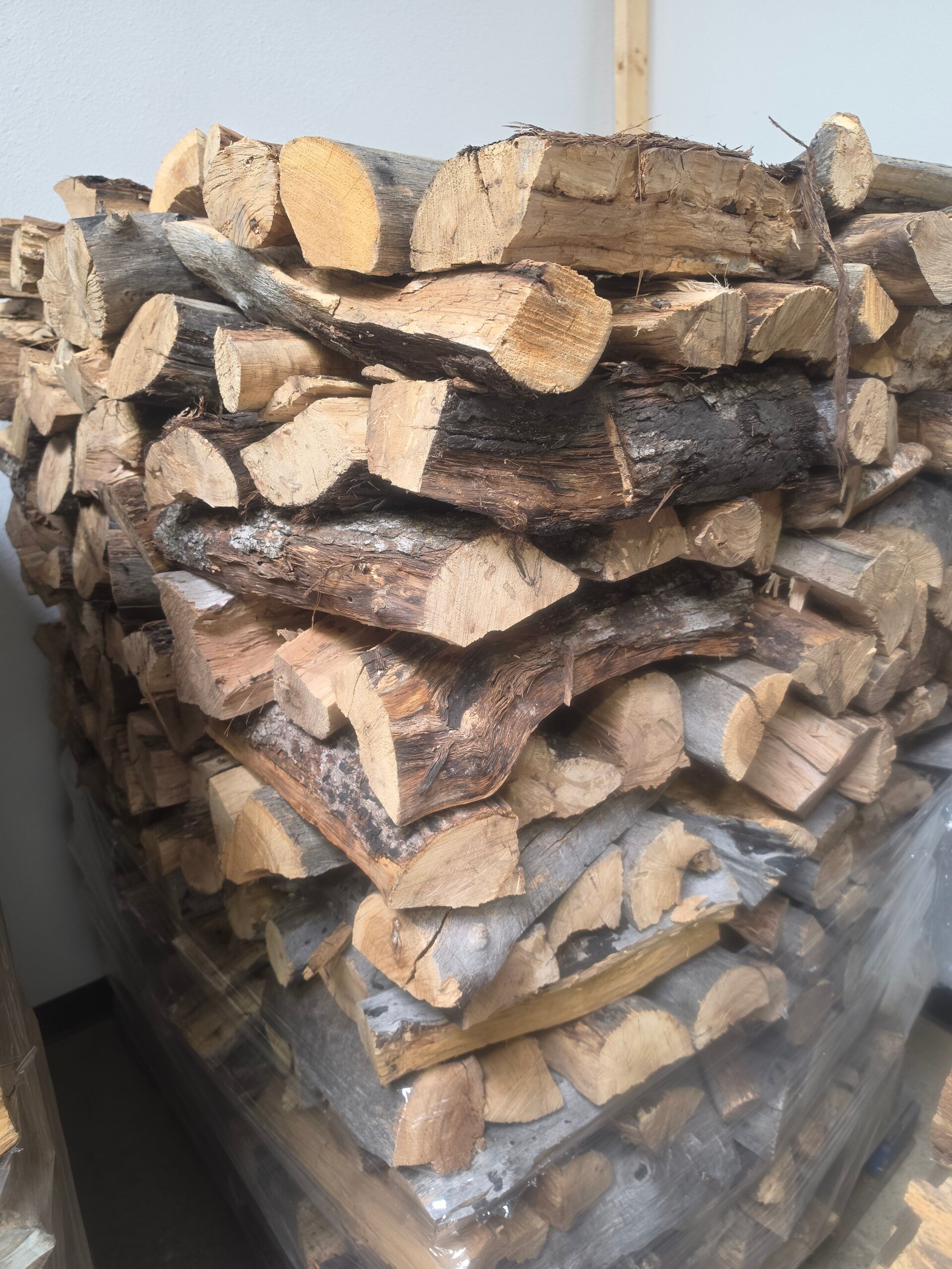 White Oak Firewood - WheelBarrow (4 cubic ft.)