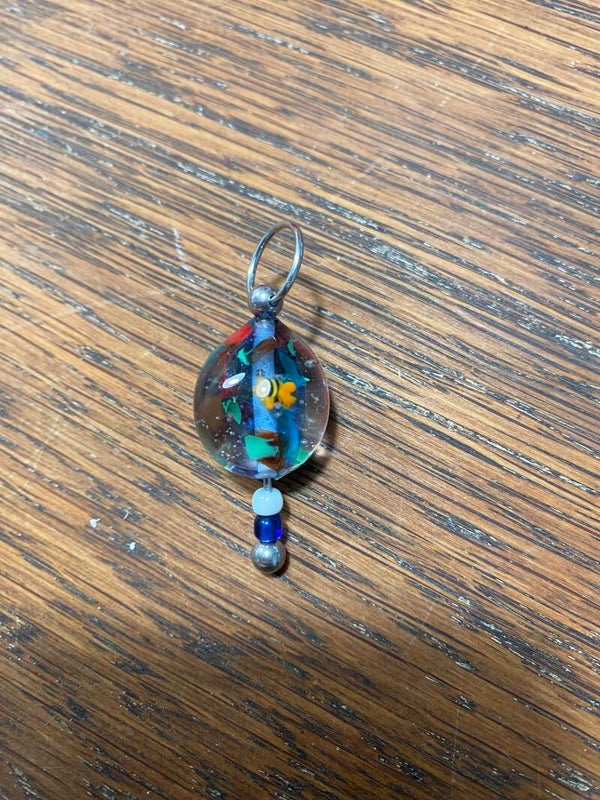 Glaskralen met hanger nemo