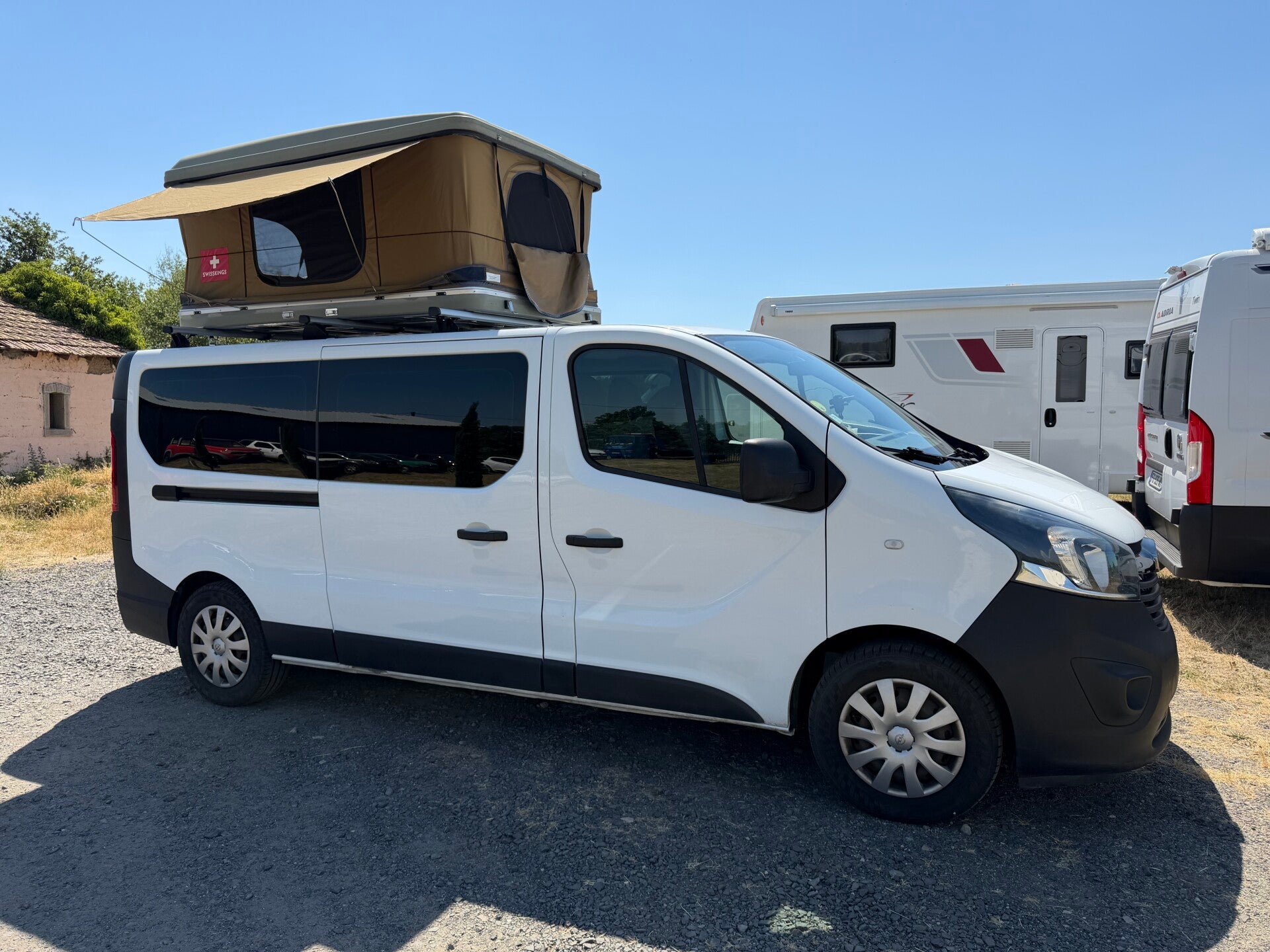 Opel Vivaro - 9 places - tente de toit