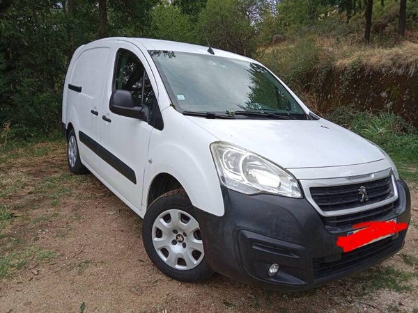 Peugeot partner rallongé aménagement simple vans