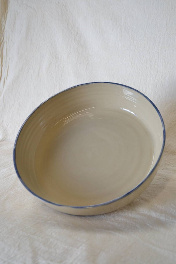 Grote schaal met blauw randje