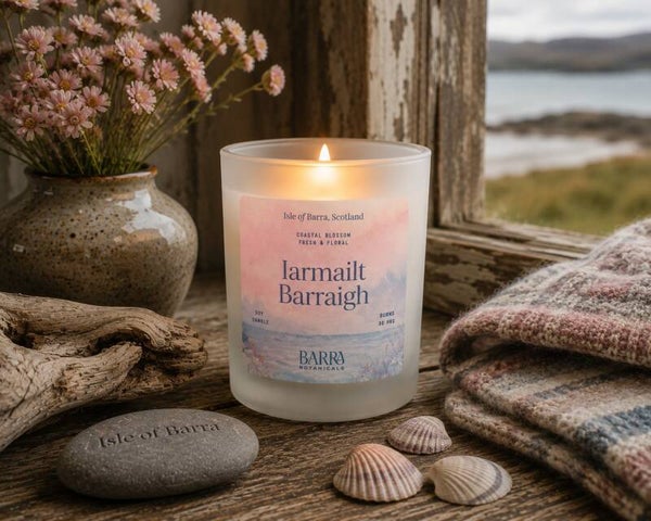 Iarmailt Barraigh frosted glass candle
