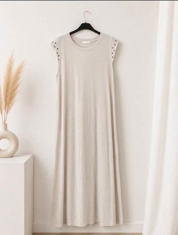 VESTIDO TACHUELAS