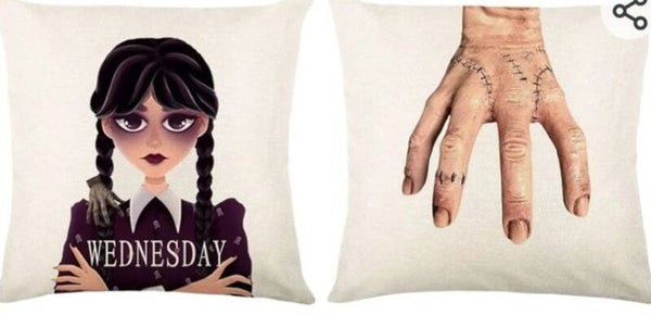 Cuscino arredo Divano “Mercoledì Addams”