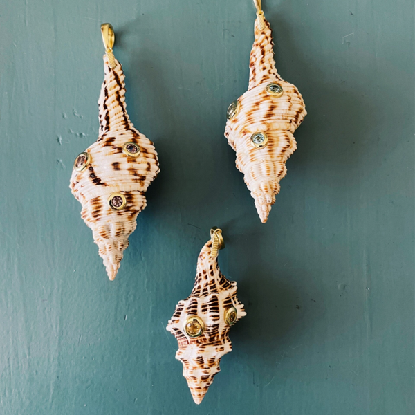 Ibiza shell pendant