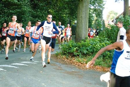 2004-10-09_stratenloop_tiegem_01-standard.jpg