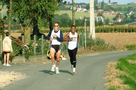 2004-10-09_stratenloop_tiegem_02-standard.jpg