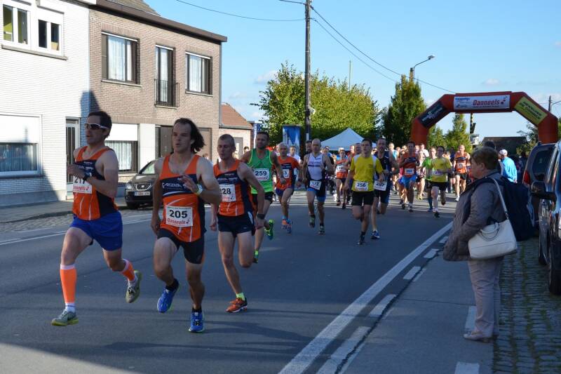 2016-10-09_reuzenrun_tielt_02-standard.jpg