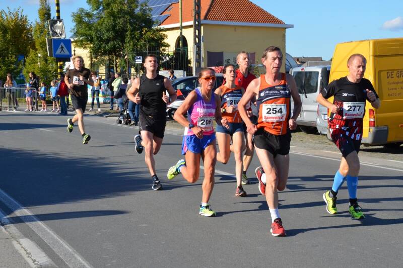 2016-10-09_reuzenrun_tielt_10-standard.jpg